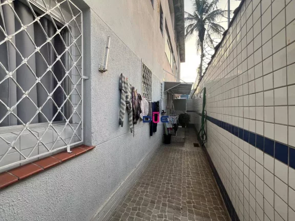 Imagem Apartamento com 2 dormitórios à venda, 81 m² por R$ 325.000 - Macuco - Santos/SP