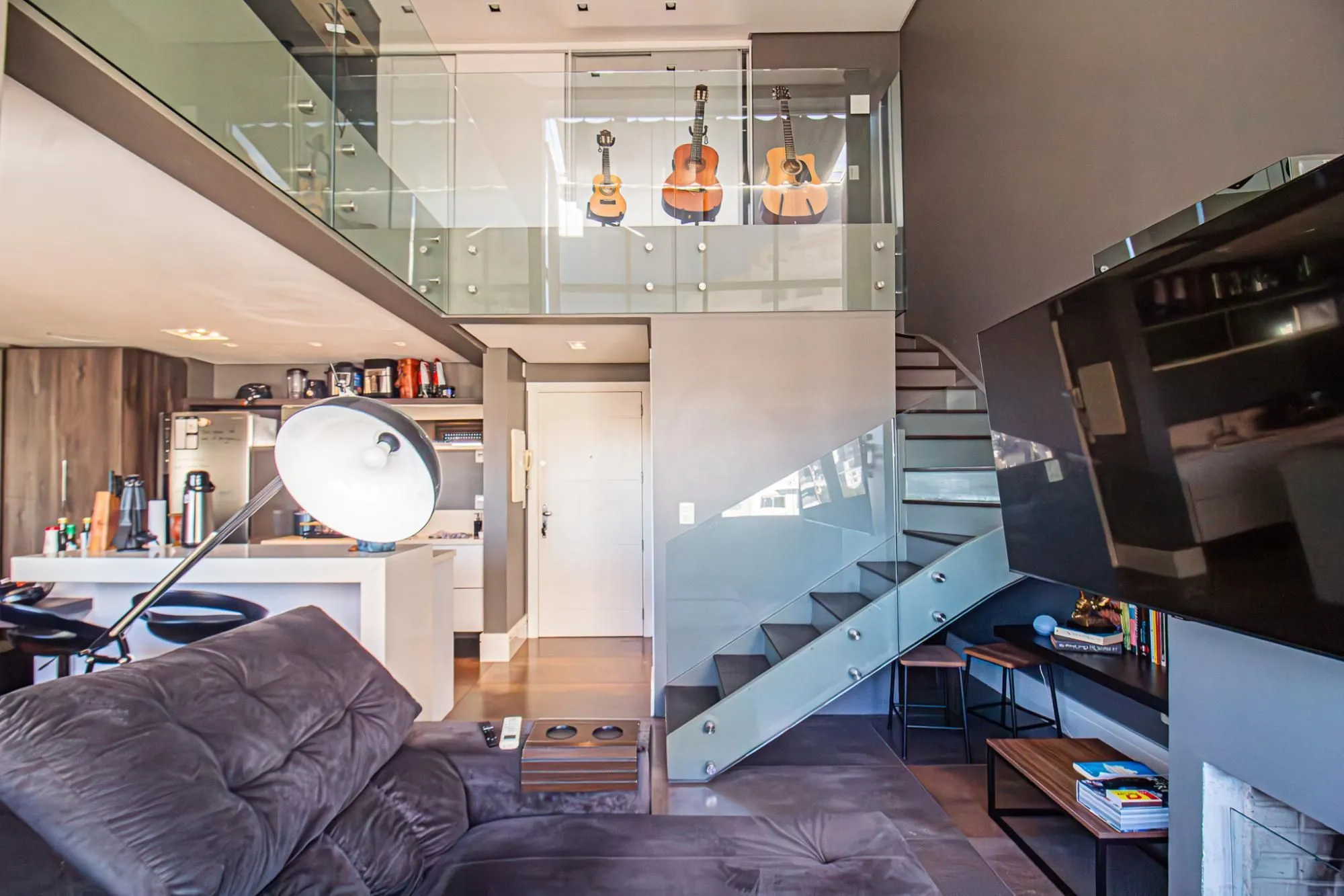 Imagem Apartamento Duplex, 1D com lareira no bairro Rio Branco
