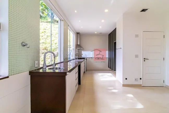 Imagem Casa Triplex com 436m² no melhor condomínio de Pendotiba.