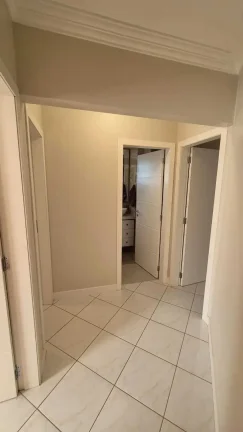 Imagem Apartamento quadra mar com 3 dormitórios sendo 1 suíte e 1 vaga em Meia Praia - Itapema/SC
