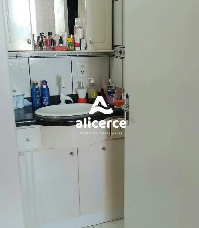 Imagem Amplo apartamento de 3 dormitórios no Coração do Estreito