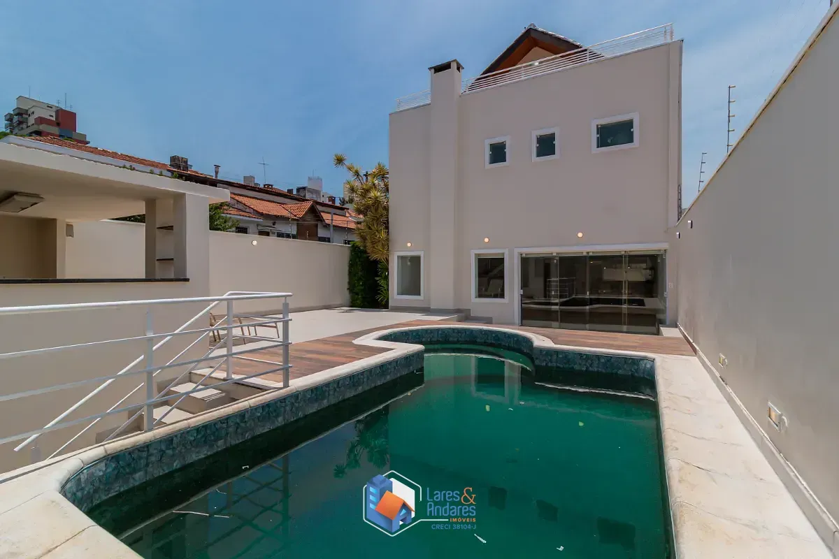 Foto do imóvel Casa para venda em Mirandópolis com 4 quartos, sendo 4 suítes, 405m² em Rua das Hortênsias