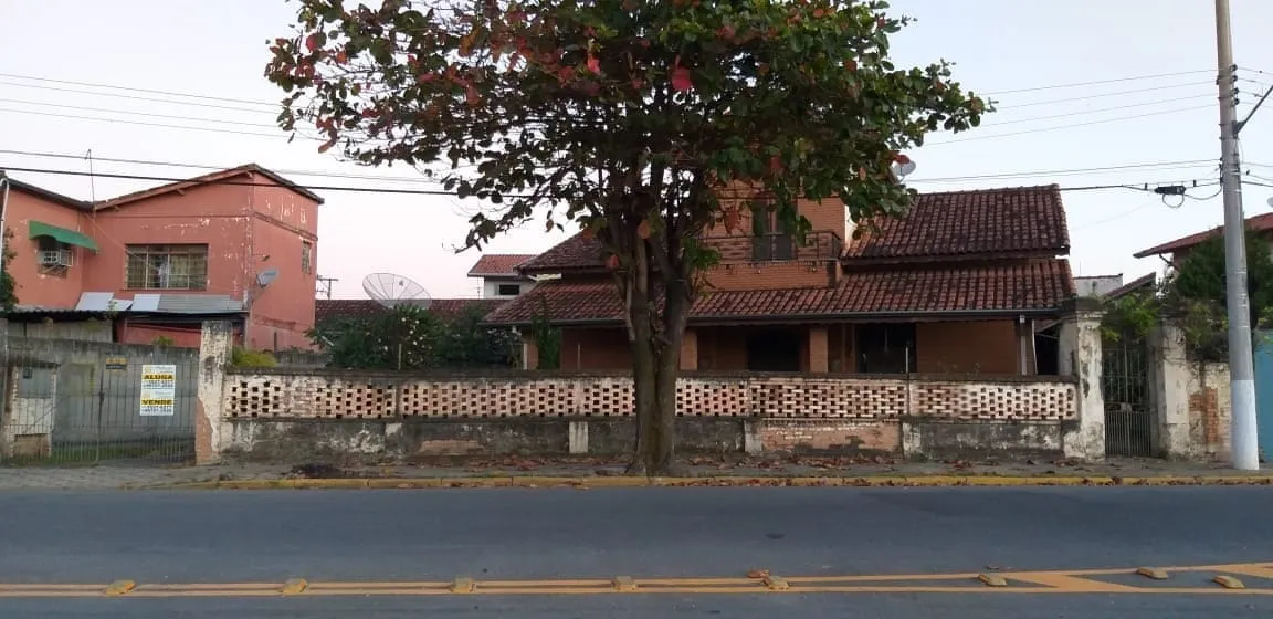 Imagem Casa à venda e locação 3 Quartos, 8 Vagas, Centro, Tremembé - SP