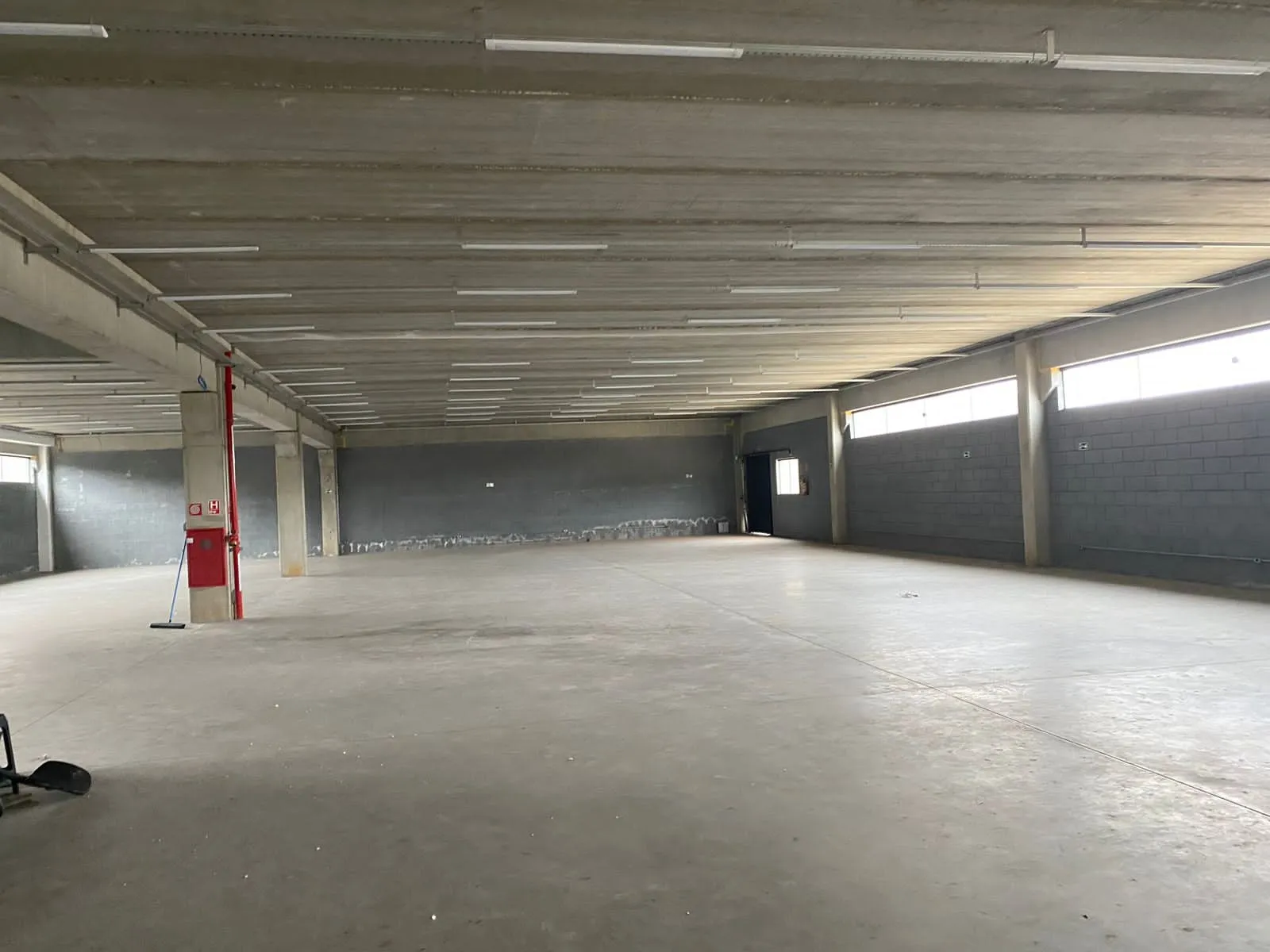 Imagem Oportunidade Única: Venda de Espetacular Prédio Industrial em Sorocaba