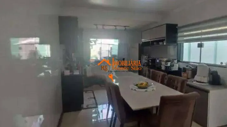 Imagem Sobrado com 3 dormitórios à venda, 180 m² por R$ 850.000 - Vila Carmela I - Guarulhos/SP