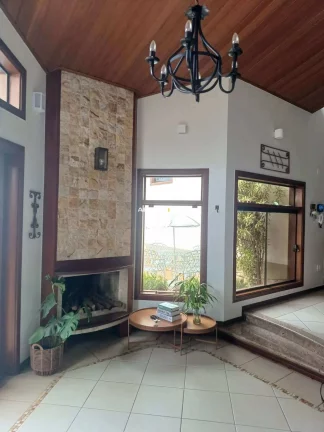 Imagem Vende se Sobrado 3 dormitórios, sendo duas suítes Bairro João Leite