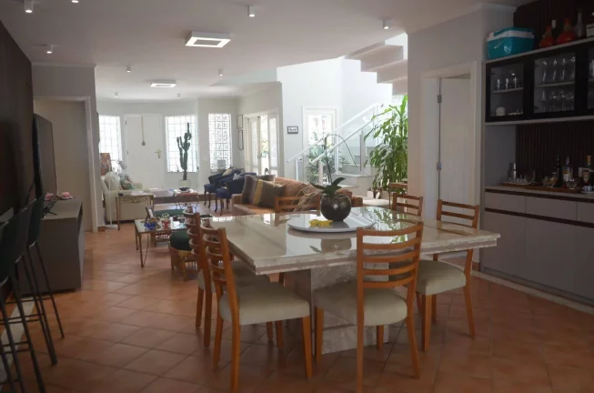 Foto do imóvel Casa de 5 suítes à venda na Riviera de São Lourenço, módulo 21.
