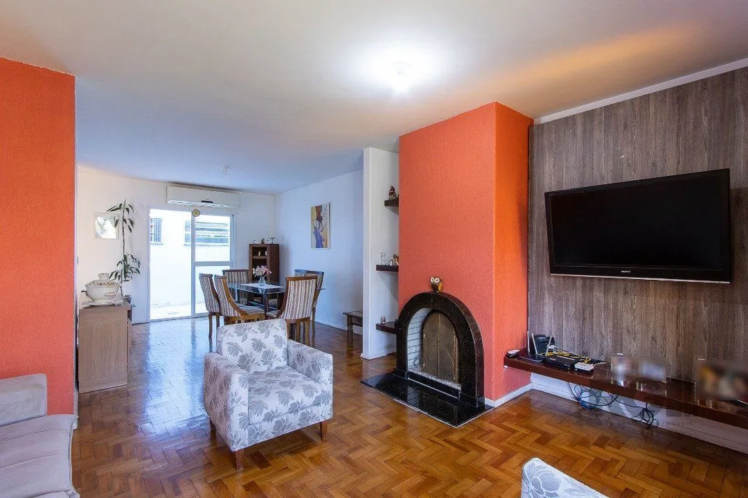 Imagem Casa térrea, com 3 dormitórios, 1 suíte, no bairro Ipanema.