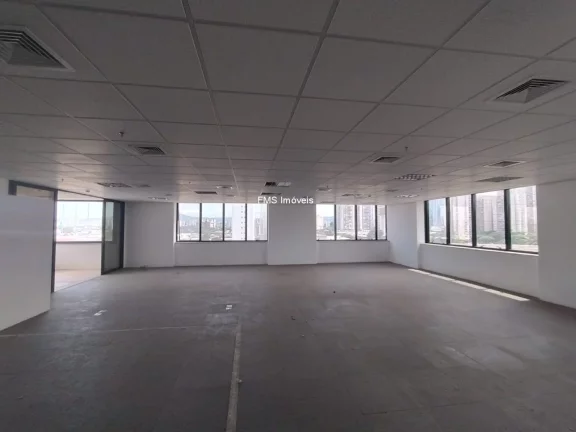 Imagem Conjunto Comercial de Alto Padrão com 8 Vagas de Garagem na Barra Funda, São Paulo-SP: Imperdível!