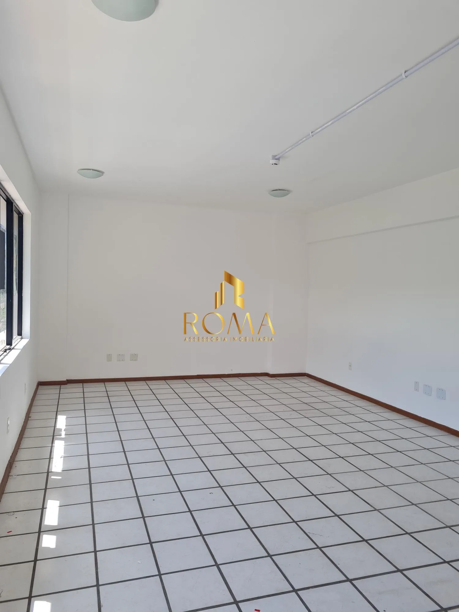 Imagem Sala Comercial - Centro Comercial Pinheiro Machado - em frente ao Caridade
