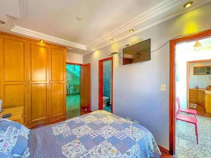 Imagem Casa Jardim França (Tucuruvi) - 800M², 7 Dorms, 5 Suítes, 8 Vagas, Piscina.