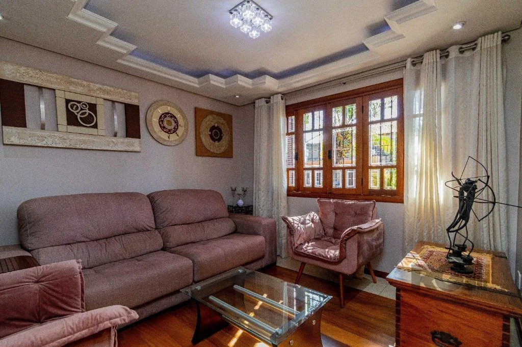 Imagem Casa de 4 dormitórios 304m² no bairro Jardim Lindóia