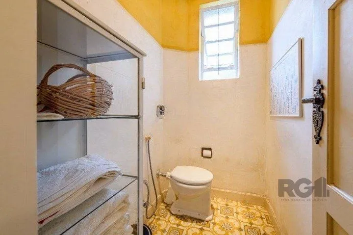 Imagem Casa com 3 dormitórios, 153 m² no bairro Vila Conceição, zona sul de Porto Alegre/RS.