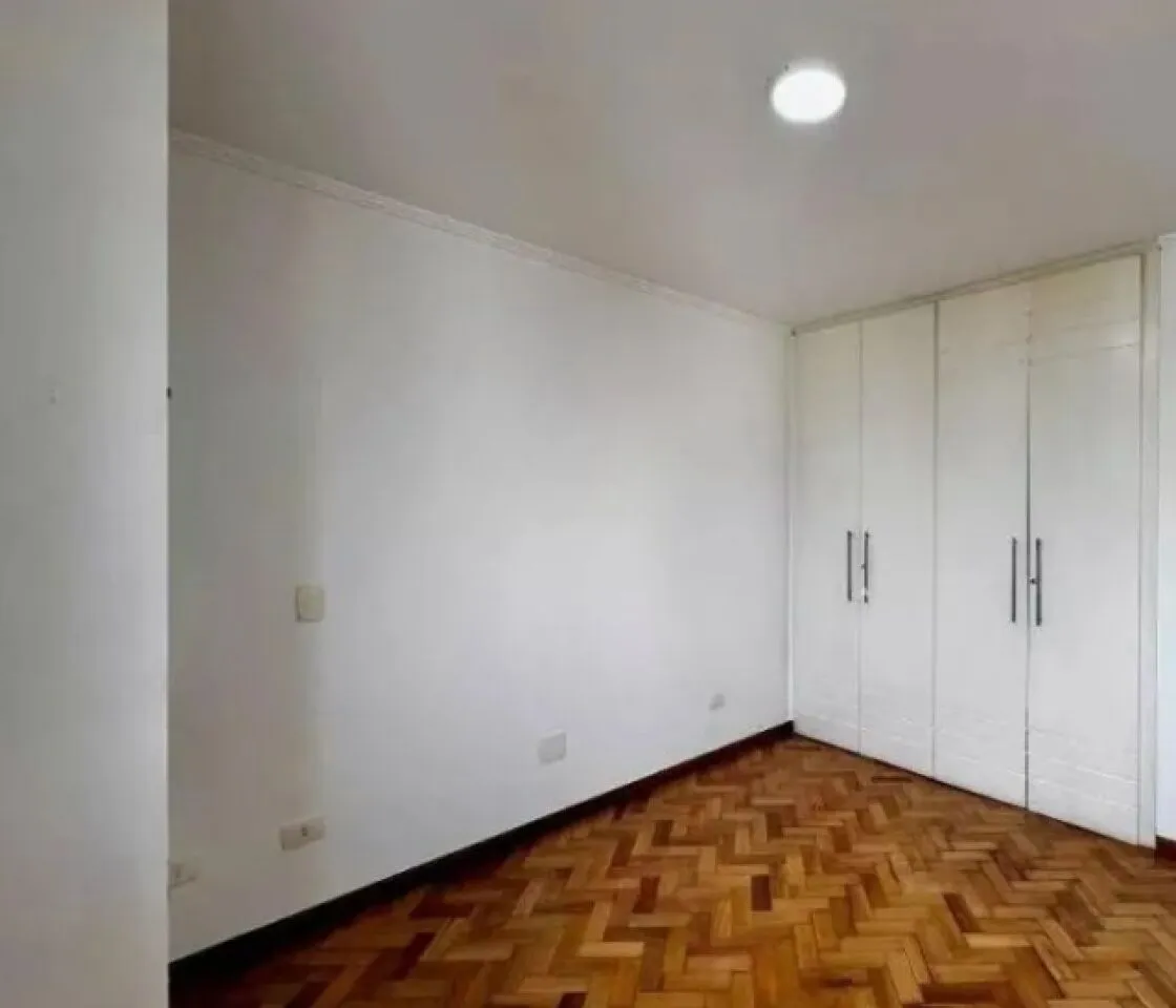 Imagem Cobertura Reformada com Vista Panorâmica, Piscina e 4 Dormitórios no Campo Belo.