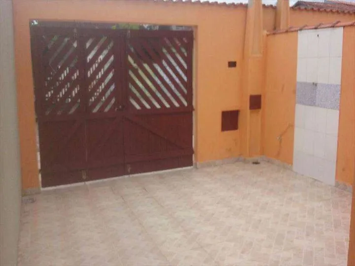Imagem Casa com 2 Quartos à Venda, 75 m² em Itanhaém