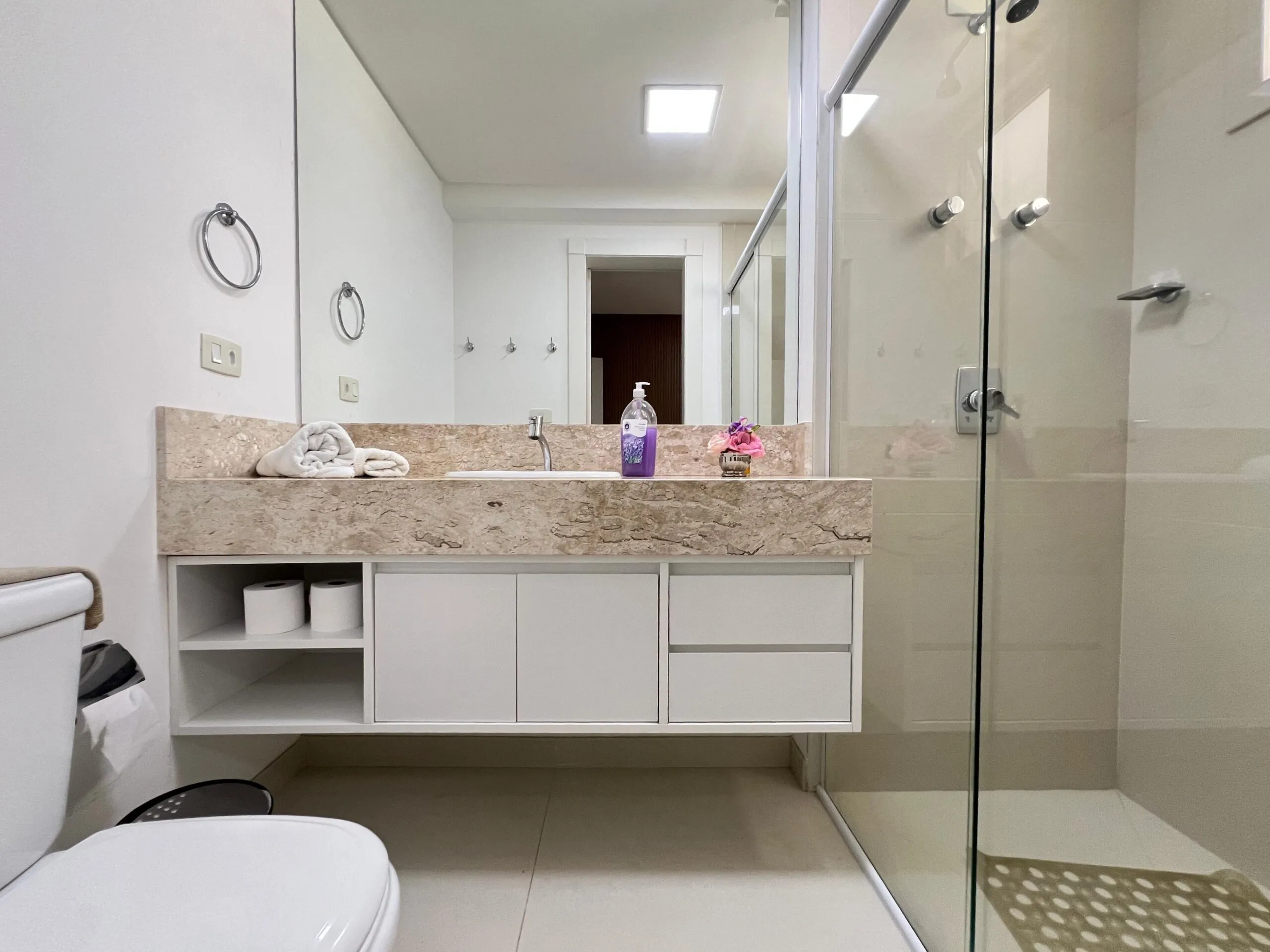 Imagem Apartamento com vista para o mar à venda com 197m2 por R$ 5.590.000,00