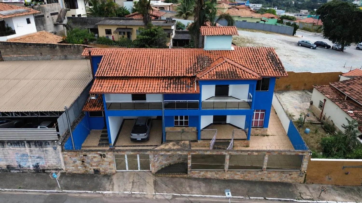 Apresentamos está excelente residência em Brumadinho, i