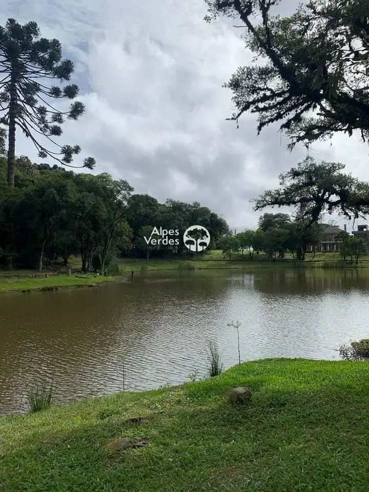 Imagem Vende-se Casa com 3 dormitorios no centro de Gramado 5 minutos da Rua Coberta