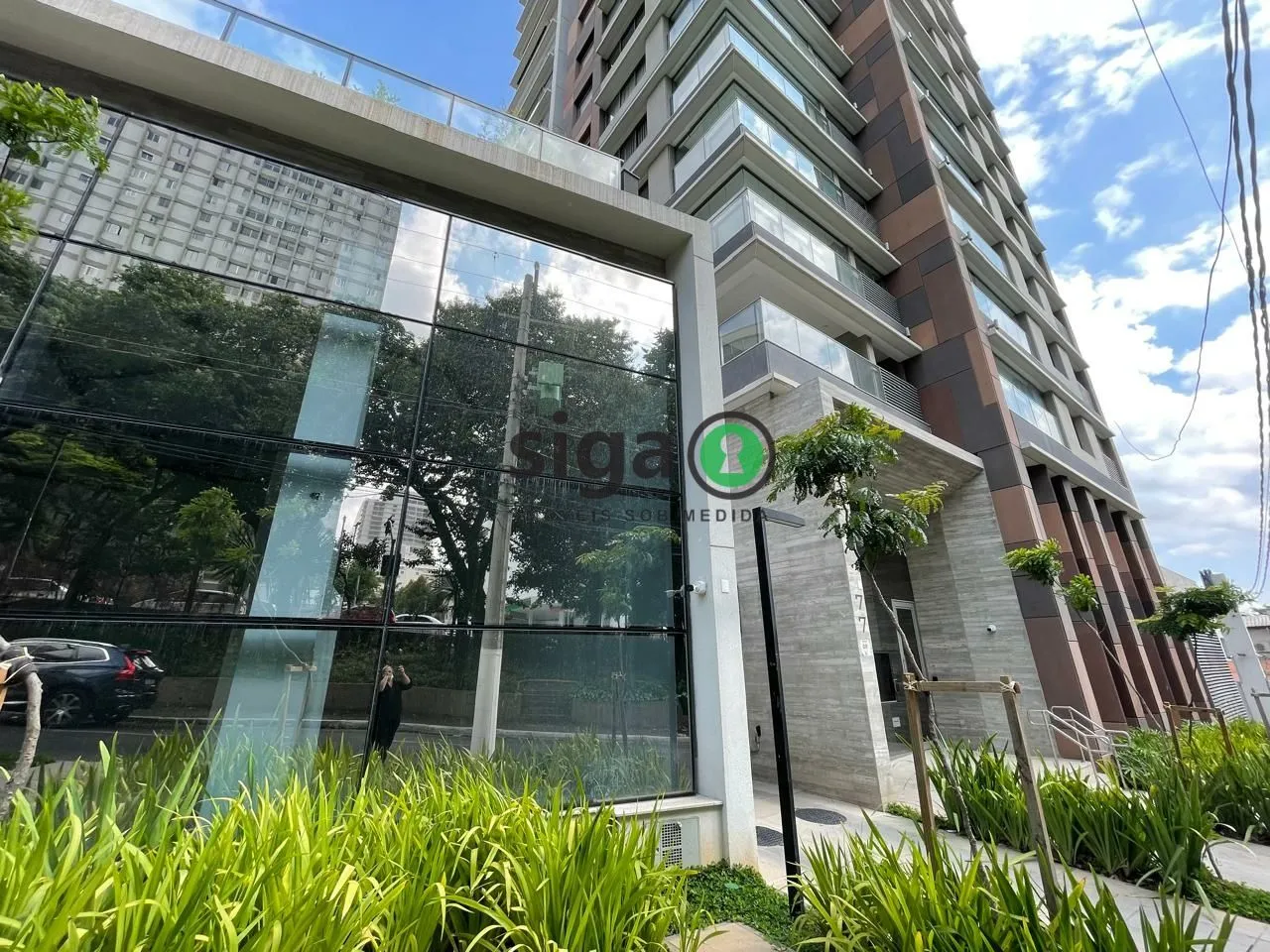 Imagem Loja à Venda no Jardim América, com 200m², 4 vgs e com ótimo inquilino com contrato