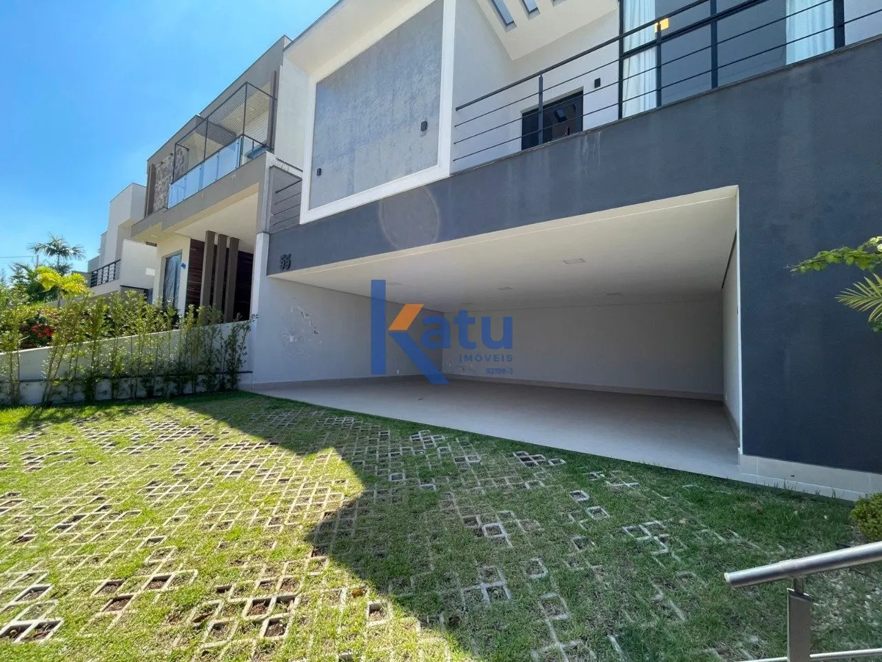 Imagem Descubra esta encantadora casa em condomínio no Jardim Ermida I, Jundiaí. Com 217 m² de área pri...