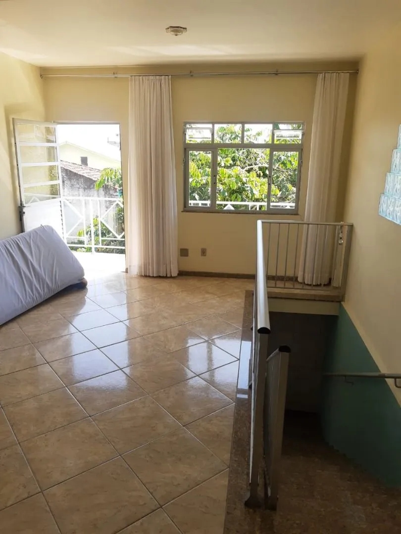 Imagem Grande Oportunidade - Casa Ampla e Recém Reformada em Localização Privilegiada