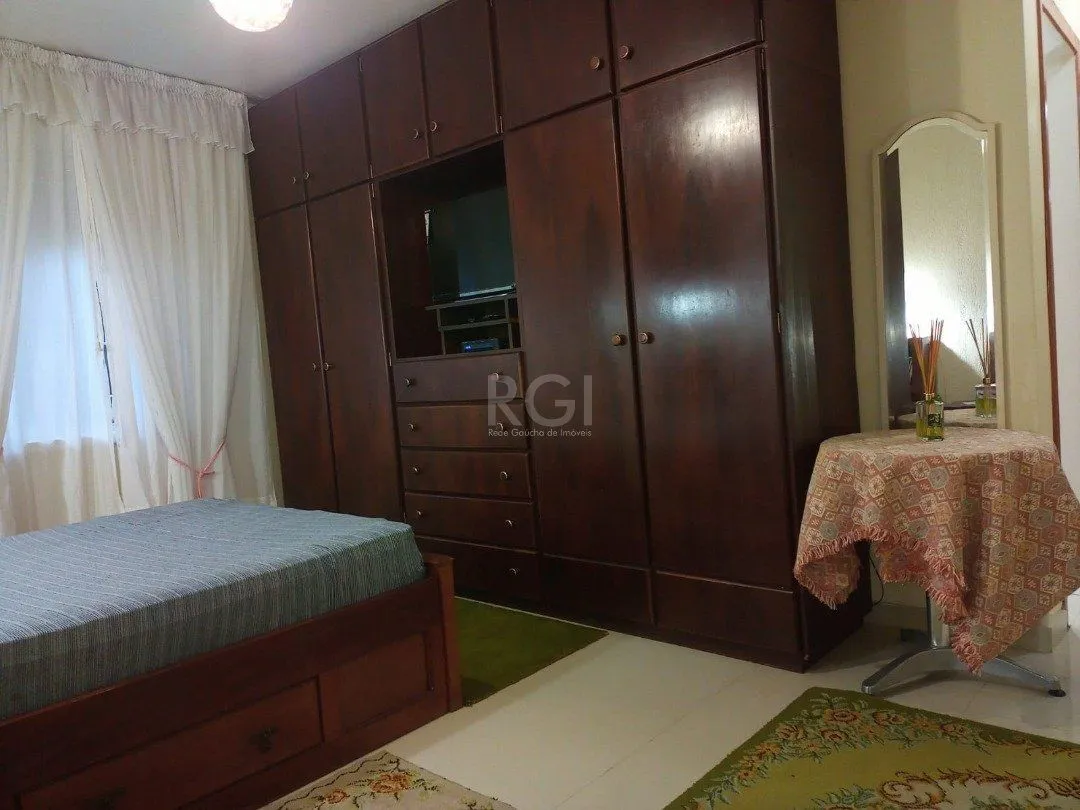 Imagem Casa para Venda - 220m², 3 dormitórios, sendo 1 suites, 1 vaga - Camaquã