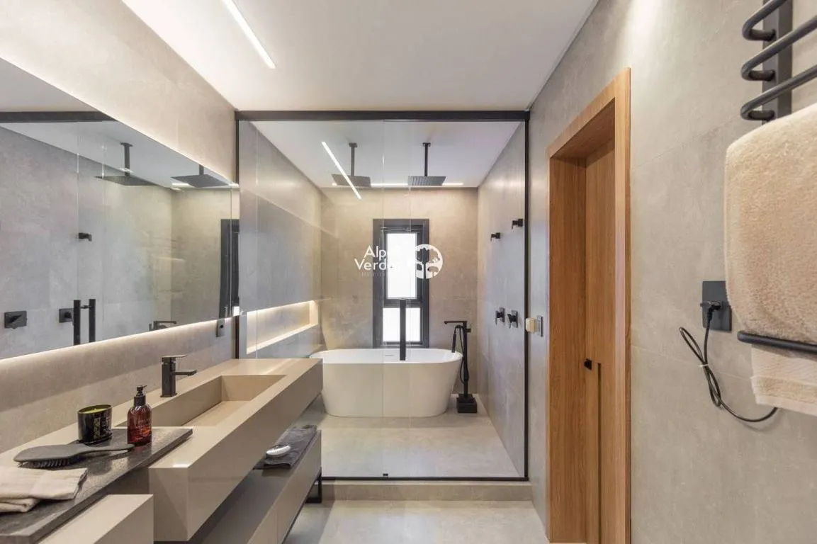 Imagem Vende-se casa prox ao centro de Xangri-lá - 6 Quartos- Valor R$7.950.000,00