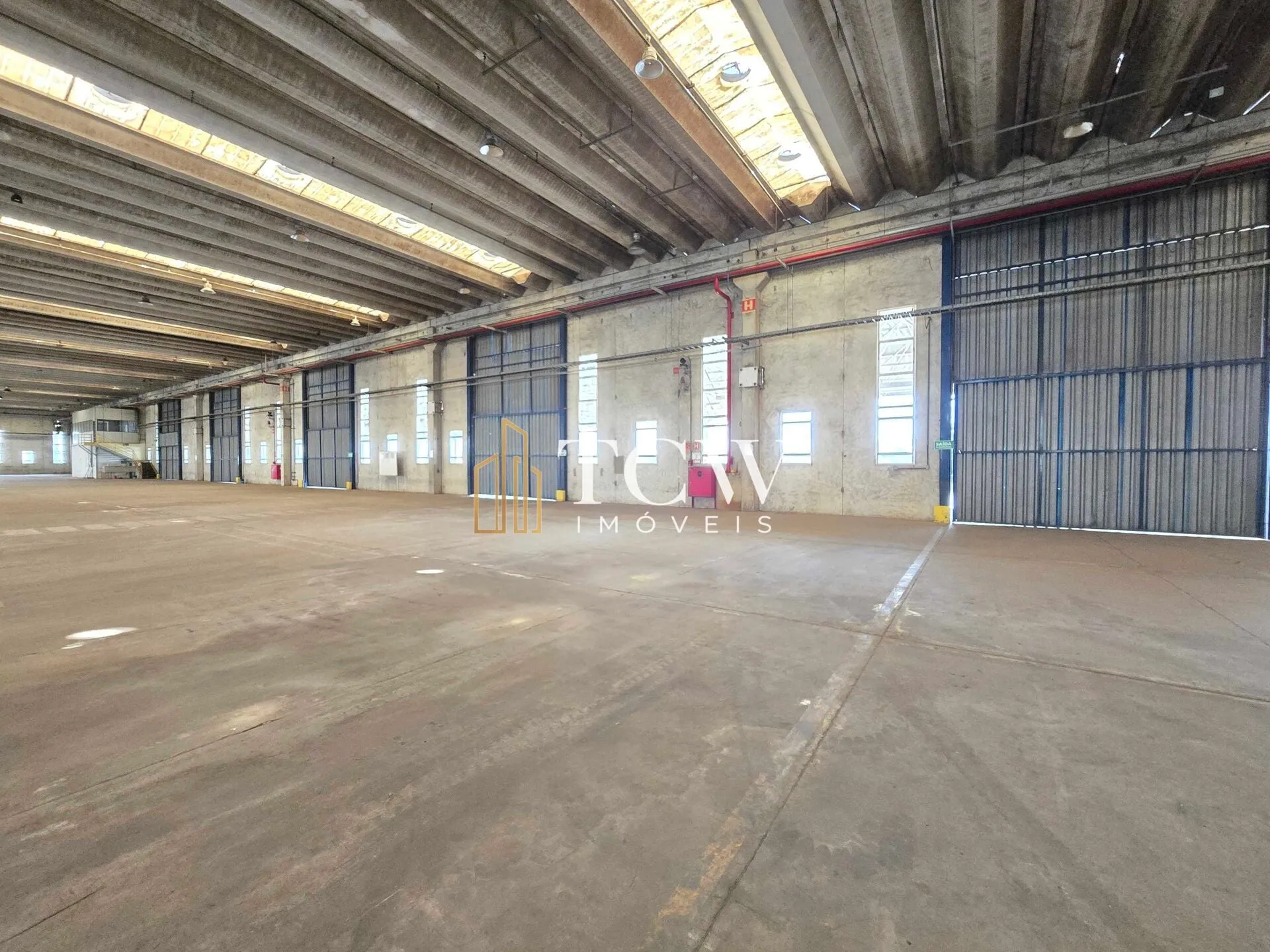 Imagem Galpão Logístico e Industrial com 22 docas para Locação em Suzano/SP | 13.320 m2