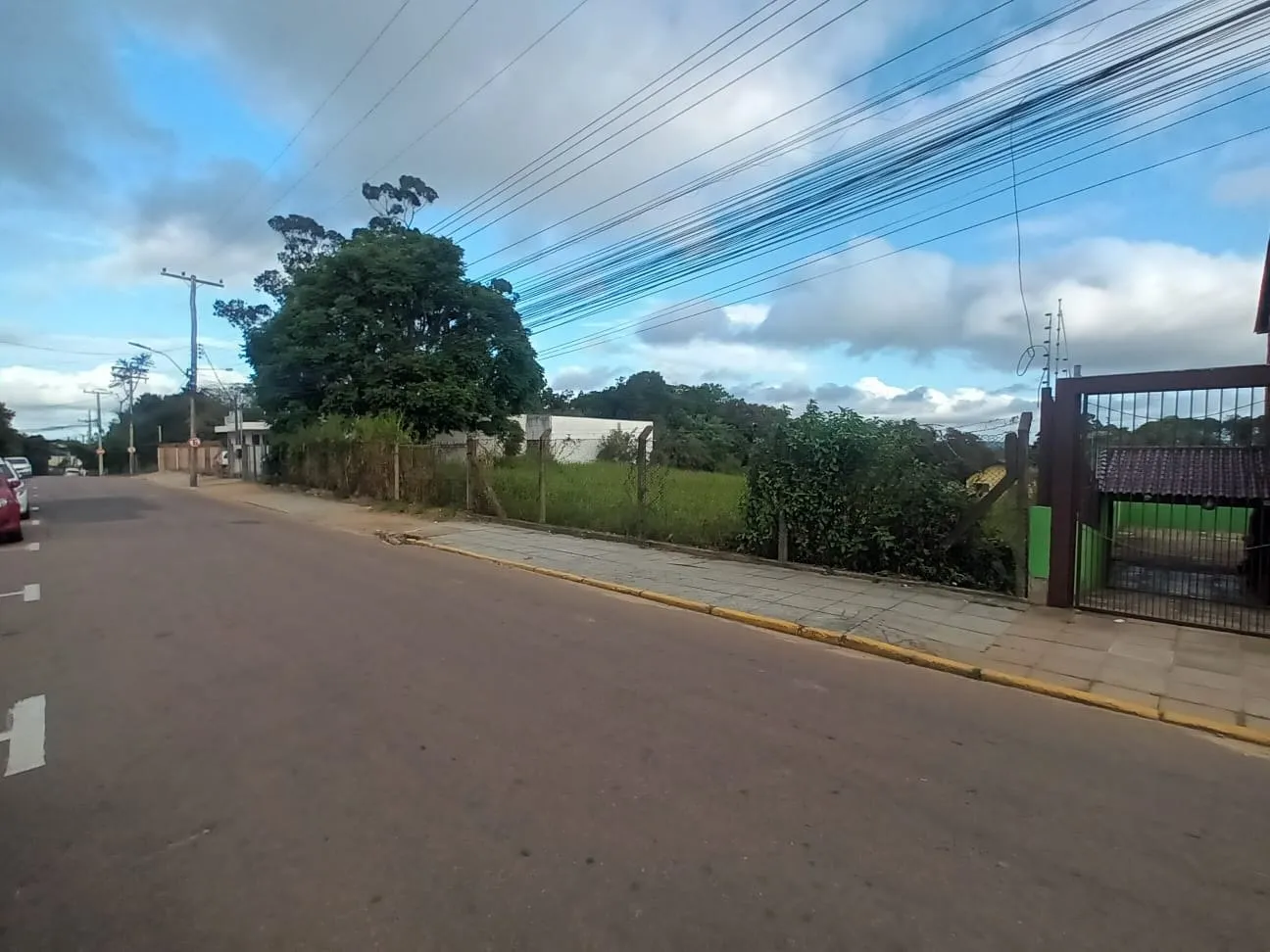 Imagem Terreno com 1.620m² (27x60) no Centro de Viamão