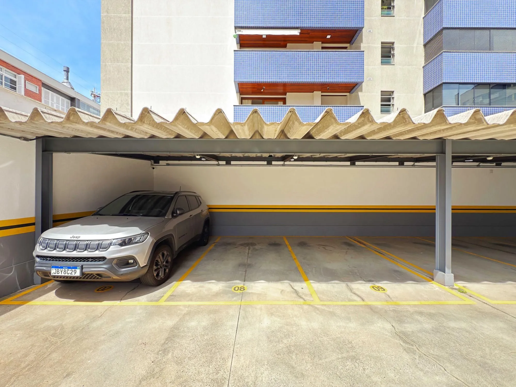 Imagem Lindo apartamento de 2 dormitórios e uma vaga de garagem