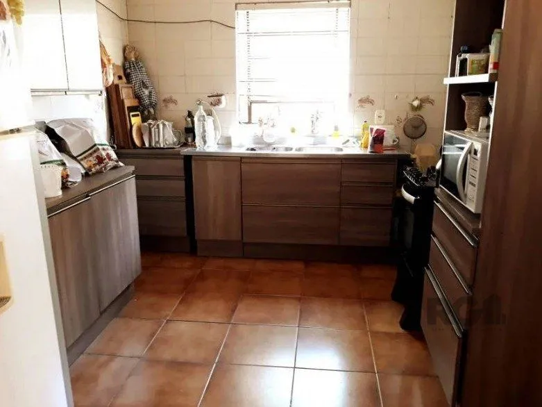 Imagem Casa para Venda - 200m², 5 dormitórios, sendo 1 suites, 4 vagas - Glória