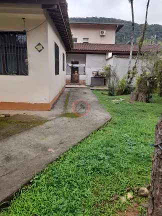 Imagem CASA GRANDE , COM TODOS COMODOS BEM ESPAÇOSOS , MAIS 2 CASAS NO MESMO TERRENO COM ENTRADAS INDIVIDUAIS.