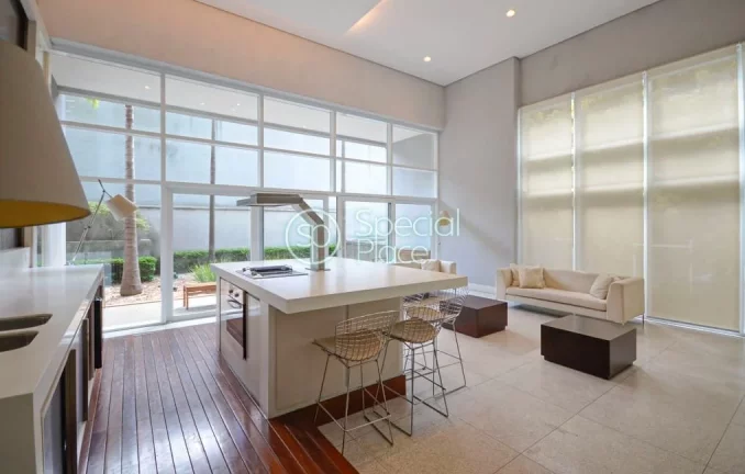 Imagem Apto duplex rico em iluminação natural, amplo living e lavabo. Possui 146m² muito bem distribuíd...