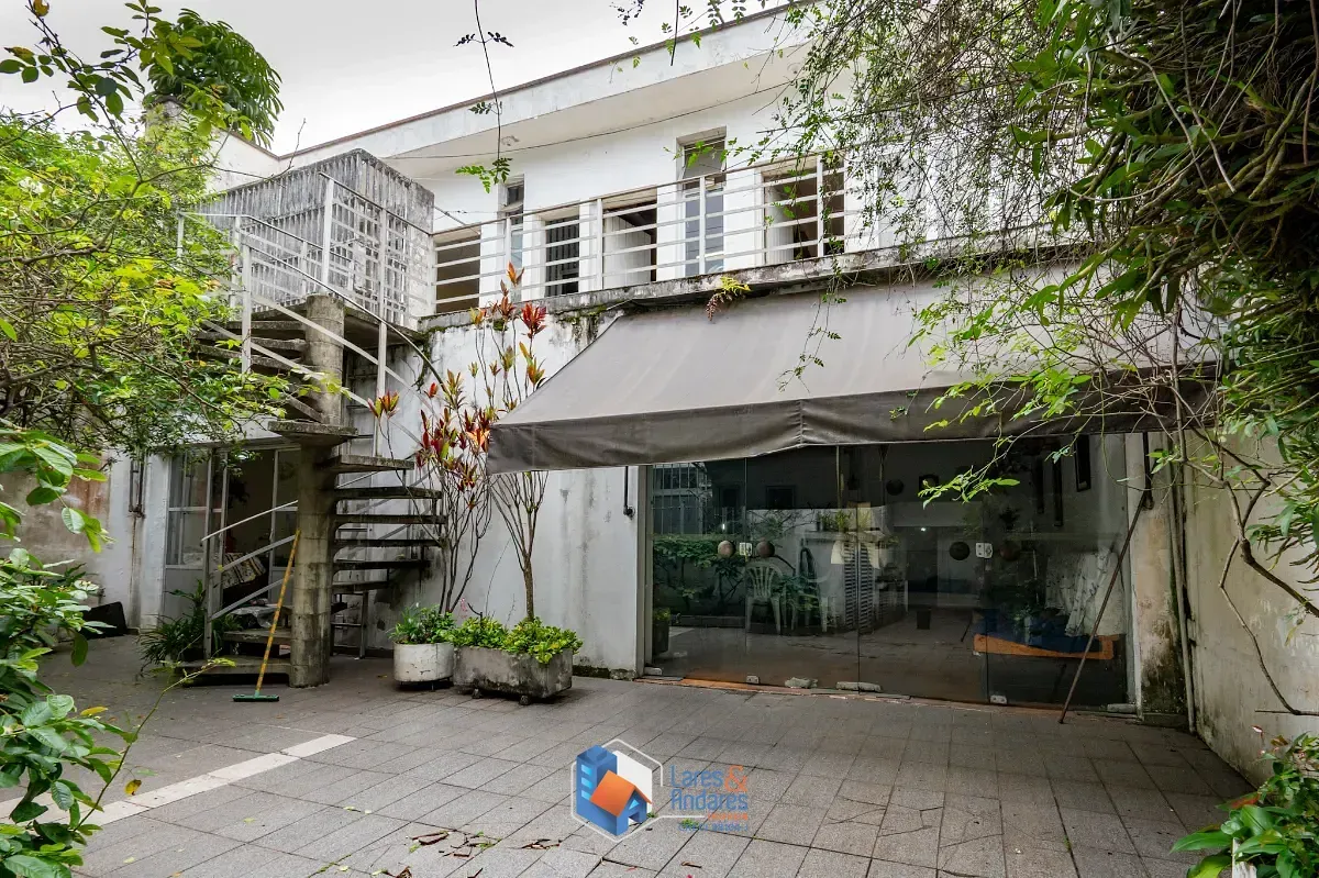 Imagem Casa para venda em Moema com 3 quartos, sendo 3 suítes, 330m²