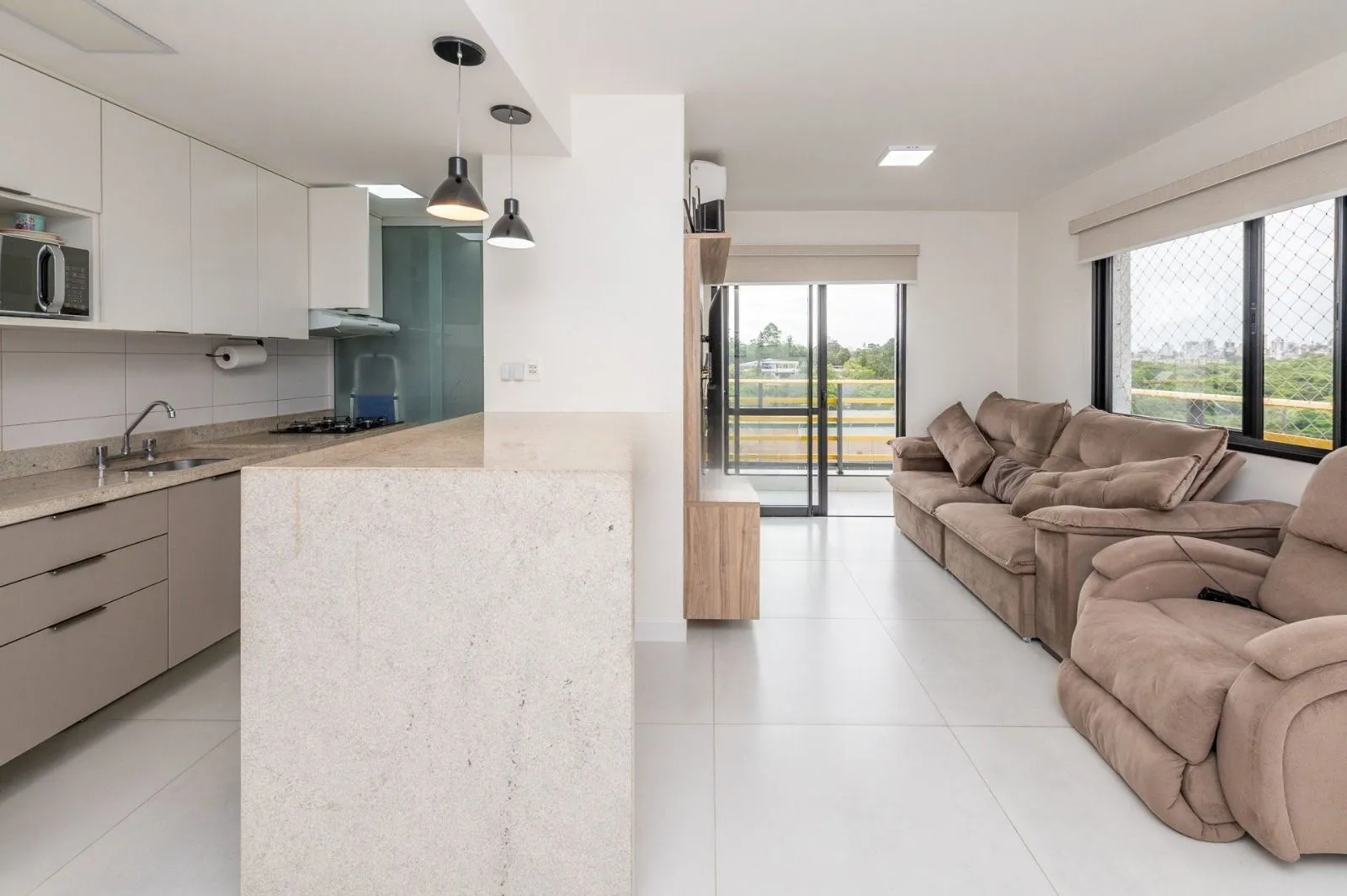 Imagem Yellow residence Apartamento de 2 Dormitórios Semimobiliado com 2 Vagas Próximo a Pucrs