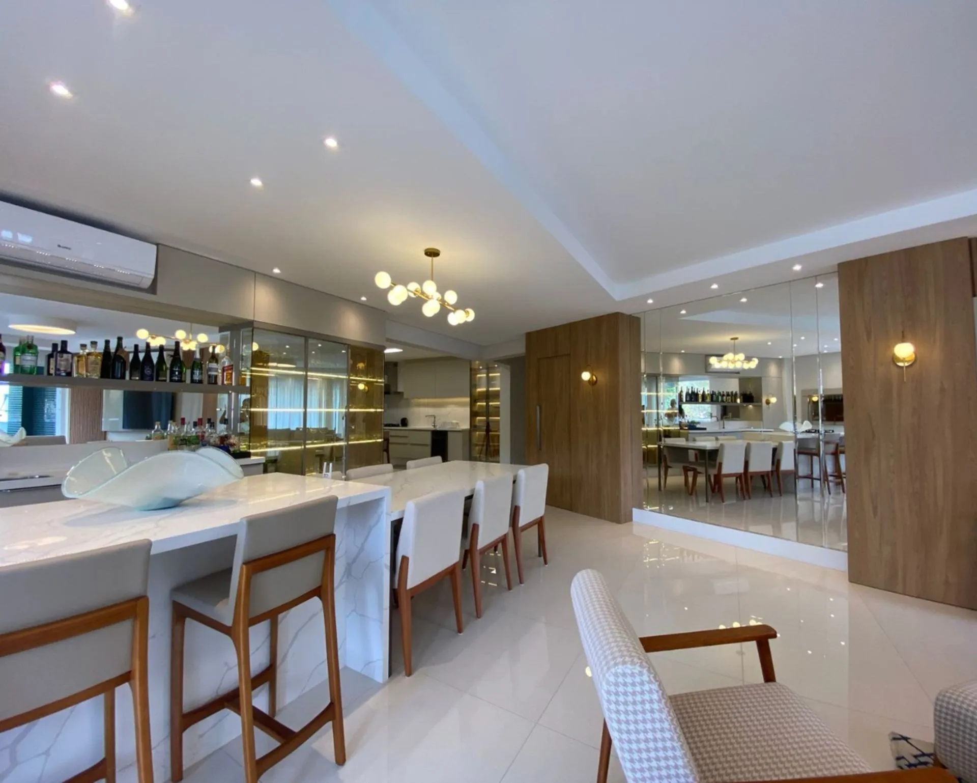 Imagem Apartamento 4 suítes, 230 m², em Jurerê In