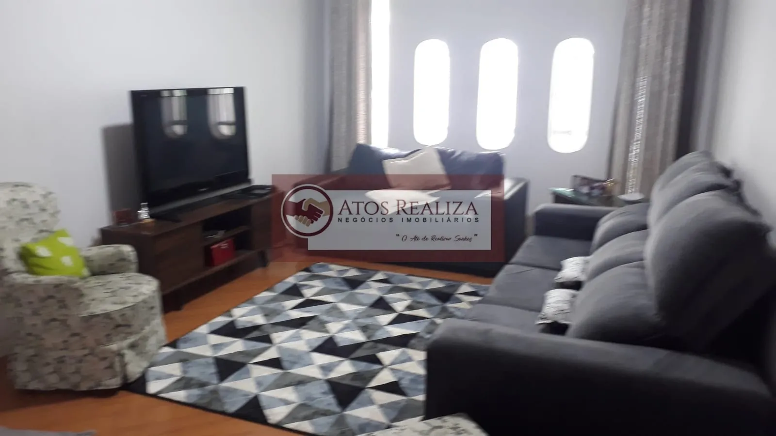 Imagem Sobrado com muito espaço, 4 dormitórios, 2 suítes, 2 Vagas.