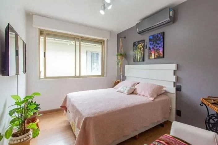 Imagem Apartamento amplo de 110 m2 com 3 quartos à venda em Menino Deus - RS