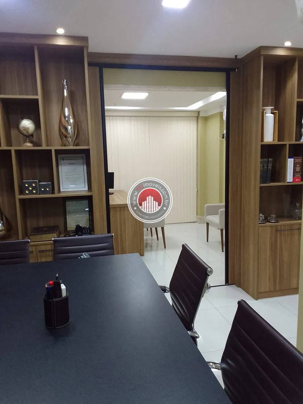 Imagem Sala Comercial a Venda no bairro Centro - Nova Iguaçu, RJ