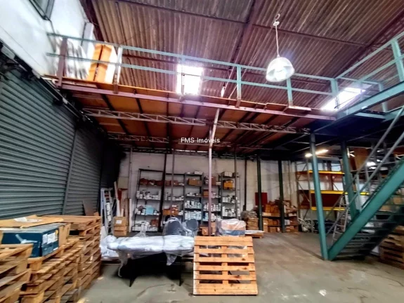 Imagem Galpão Comercial para Locação na Barra Funda, São Paulo-SP: 2 banheiros, 3 vagas de garagem, 600m² de Área