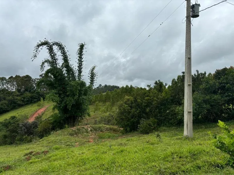 Imagem Vende-se Maravilhoso Sítio em Entre Rios de Minas - com 10 hectares de terra
