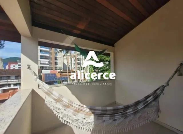 Imagem Casa à venda com 3 quartos 1 suíte, 243m² em Córrego Grande Florianópolis
