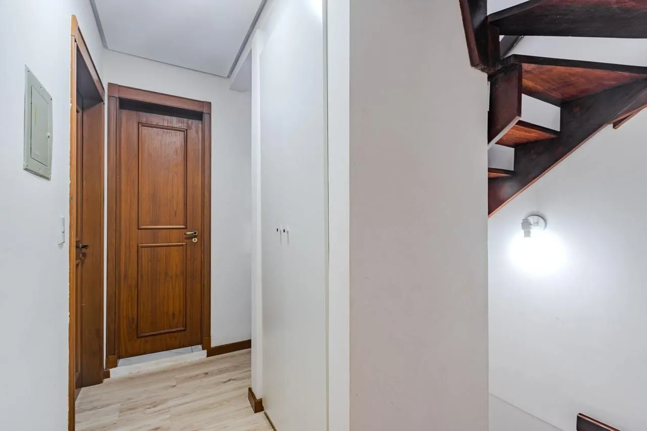Imagem Casa em condomínio 3 dormitórios e sótão bairro Cristal