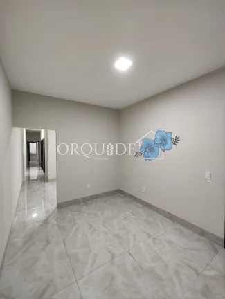 Imagem Imperdível! Casa à venda em Rio Verde-GO, Residencial Gameleira 3 quartos, 1 suíte, 1 sala, 2 vagas de garagem, 103m².