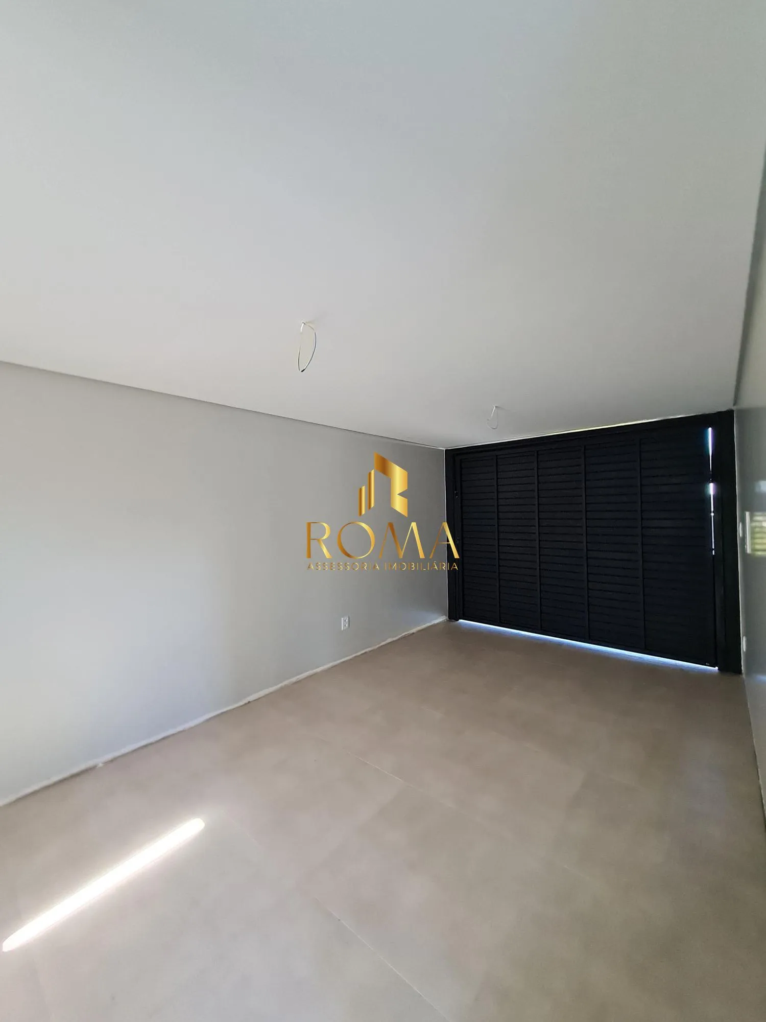 Imagem CASAS DOIS PISOS 03 DORMITÓRIOS E PÁTIO!!