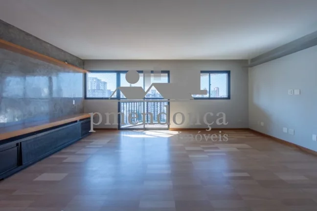 Imagem Linda cobertura duplex reformada  venda em Perdizes com 200m².