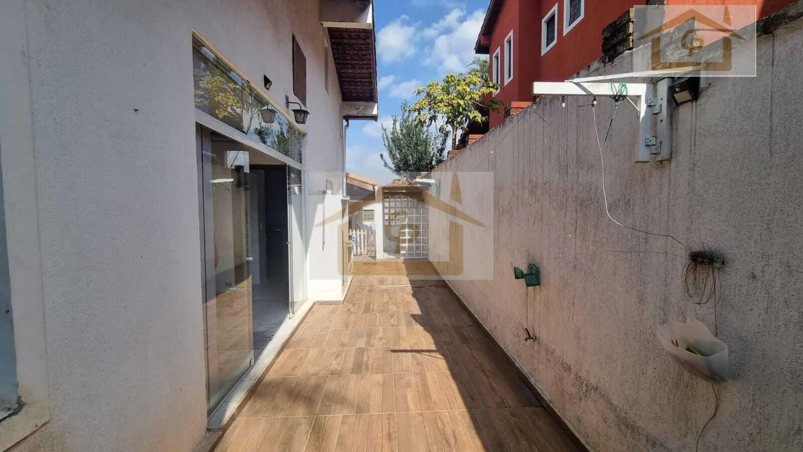 Imagem Conforto, São 3 quartos sendo um suíte, 4 vagas, Escritório independente!