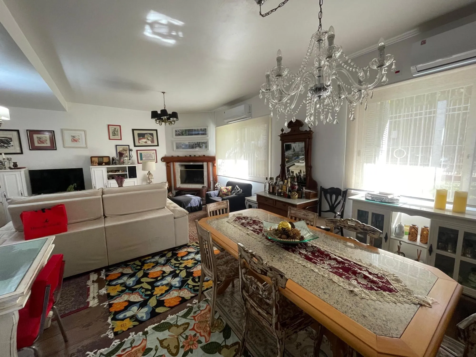 Imagem Casa para Venda - 325,72m², 4 dormitórios, sendo 1suites, 4 vagas - Jardim Isabel