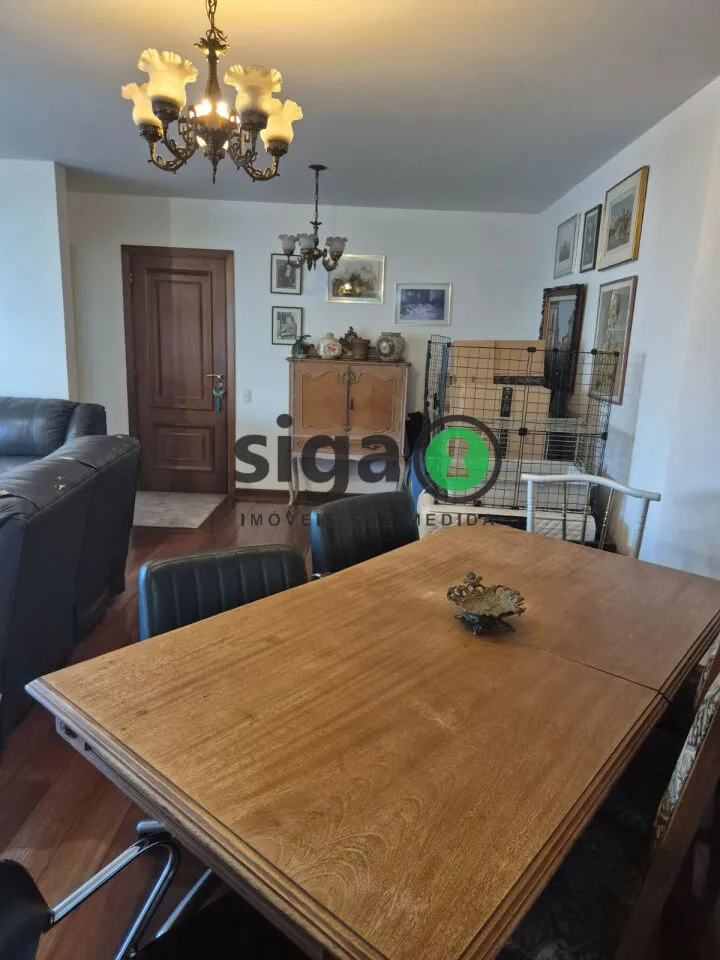 Imagem Apartamento de 148m² com 4 Dormitórios e 3 Vagas na Av. Pavão.