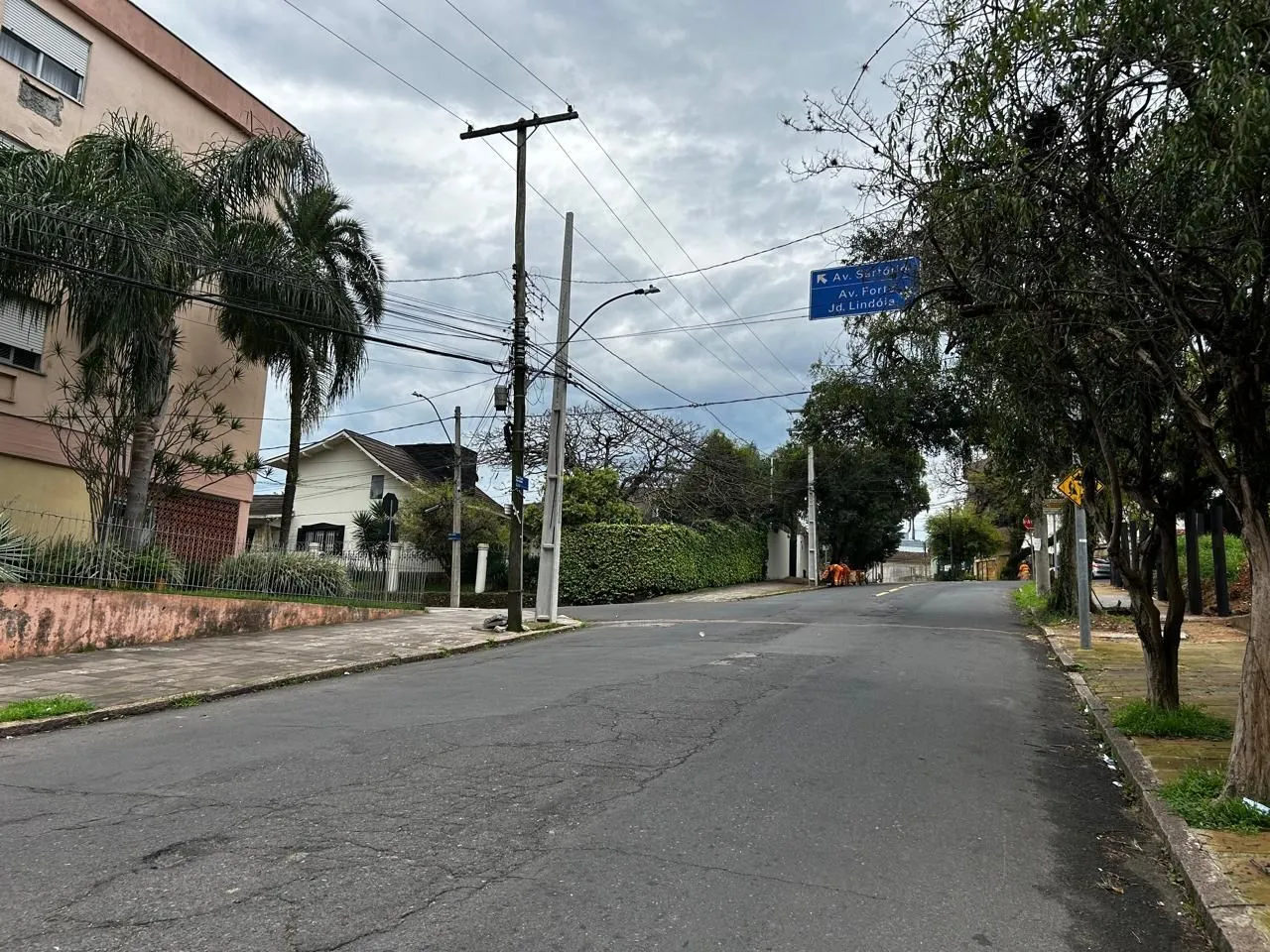 Imagem PRÉDIO COMERCIAL A VENDA COM PÉ DIREITO DUPLO E ESTACIONAMENTO, BAIRRO CRISTO REDENTOR, PORTO ALEGRE, RS